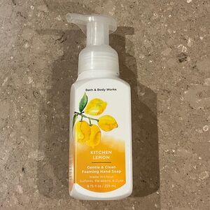 Bath & Body Works Kitchen Lemon Gentle Foaming Hand Soap